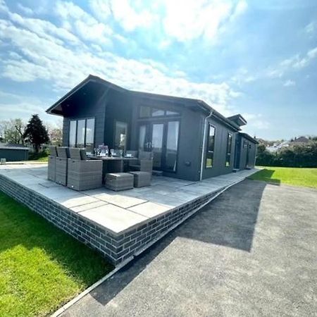 *Luxury Holiday Home With Hot Tub Close To Beach* Penally Dış mekan fotoğraf