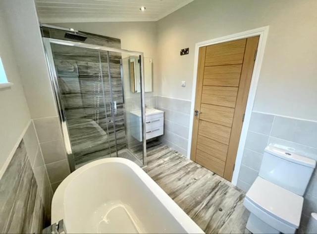 *Luxury Holiday Home With Hot Tub Close To Beach* Penally Dış mekan fotoğraf